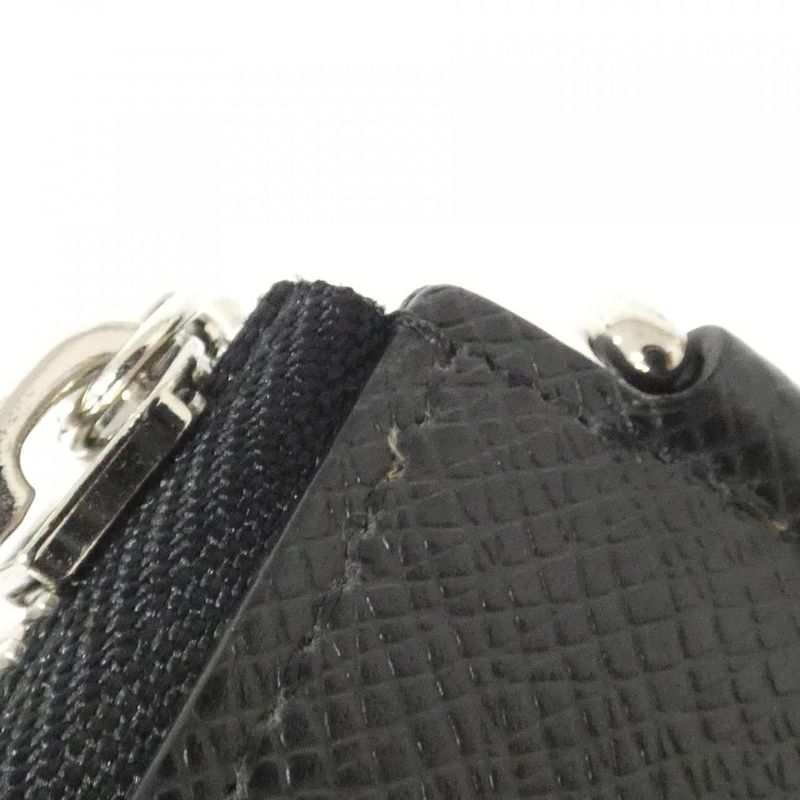 Louis Vuitton Taiga Zippy Dragonne Wallet