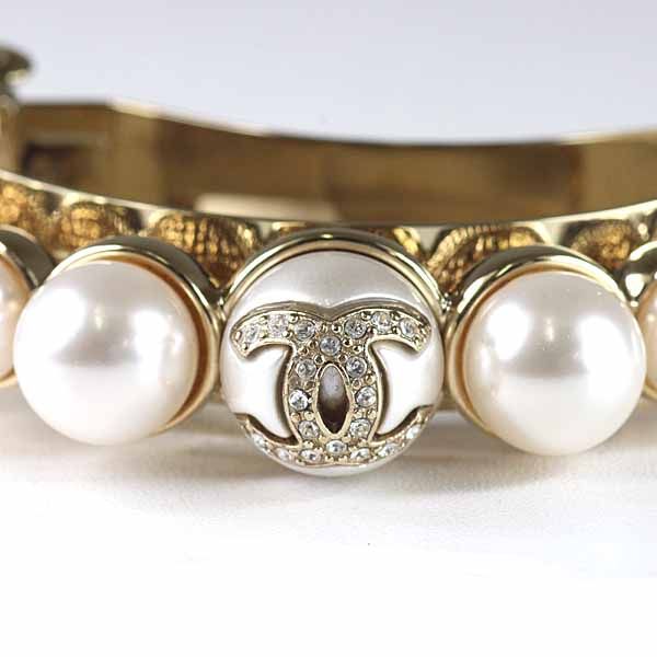 Chanel Pony Barrette Hair CC Logo Rhinestone Fake Pearl Gold