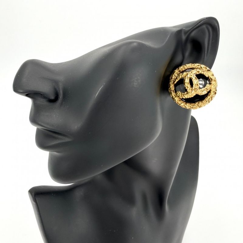 Chanel Earrings Round Vintage CC Logo Magma