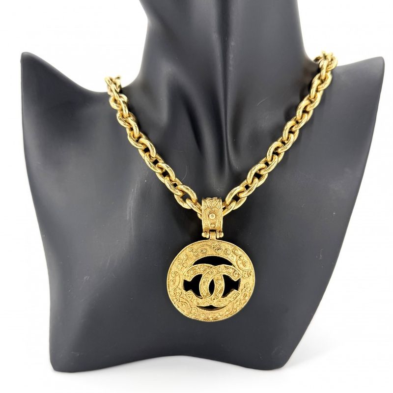 Chanel Necklace Long Necklace Round CC Logo Vintage Pendant Accessorie