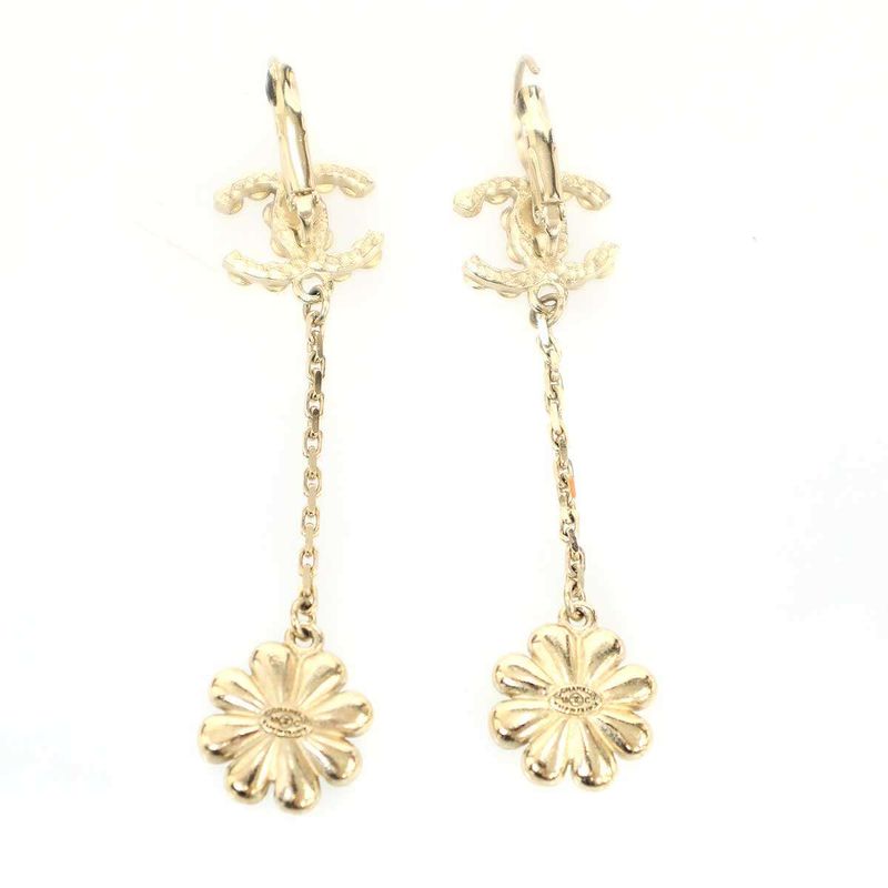 Chanel 18C Rhinestone Flower Earrings Set Gold