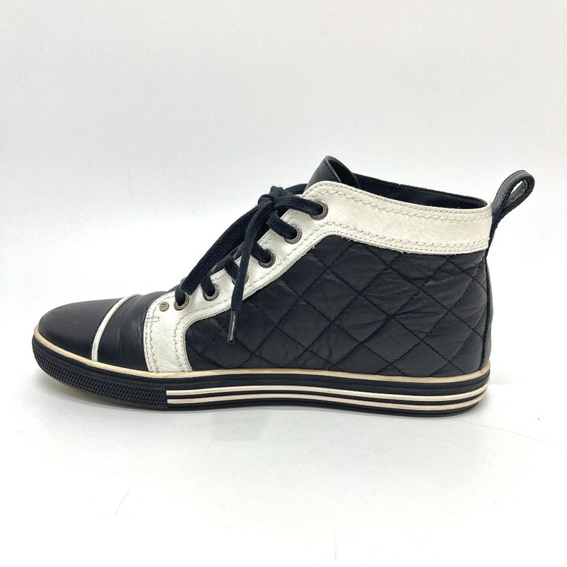 Chanel Sneakers Quilted CC Logo Bicolor Leather Black