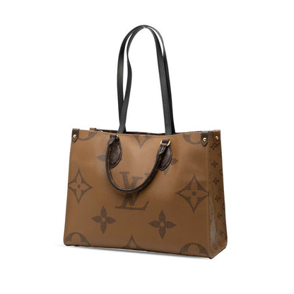 Louis Vuitton Monogram Giant Reverse on the Go MM Shoulder Bag