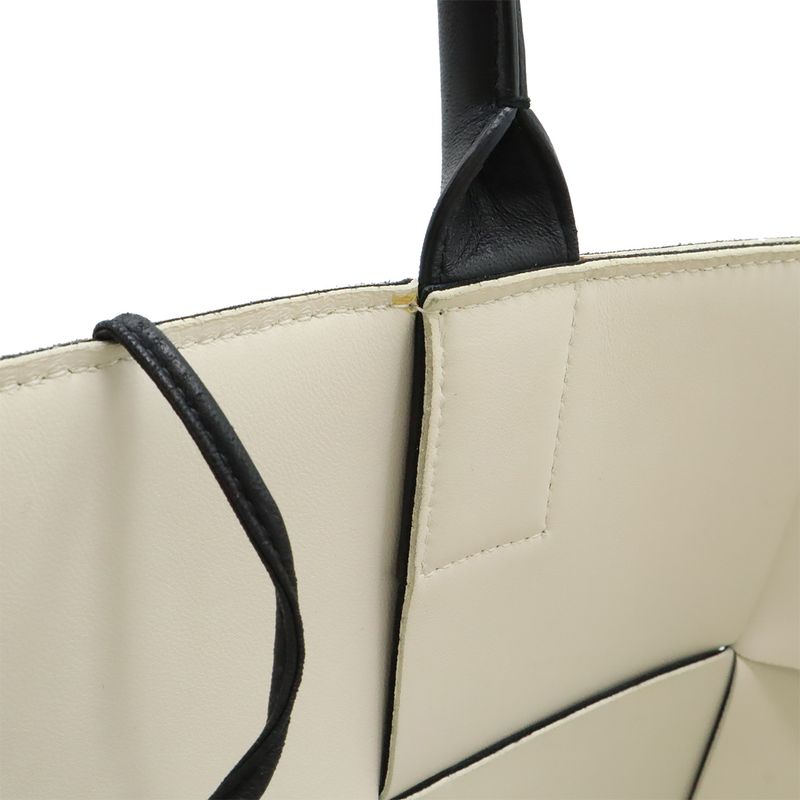 Bottega Veneta Maxi Intrecciato Arco Tote Small Leather Black
