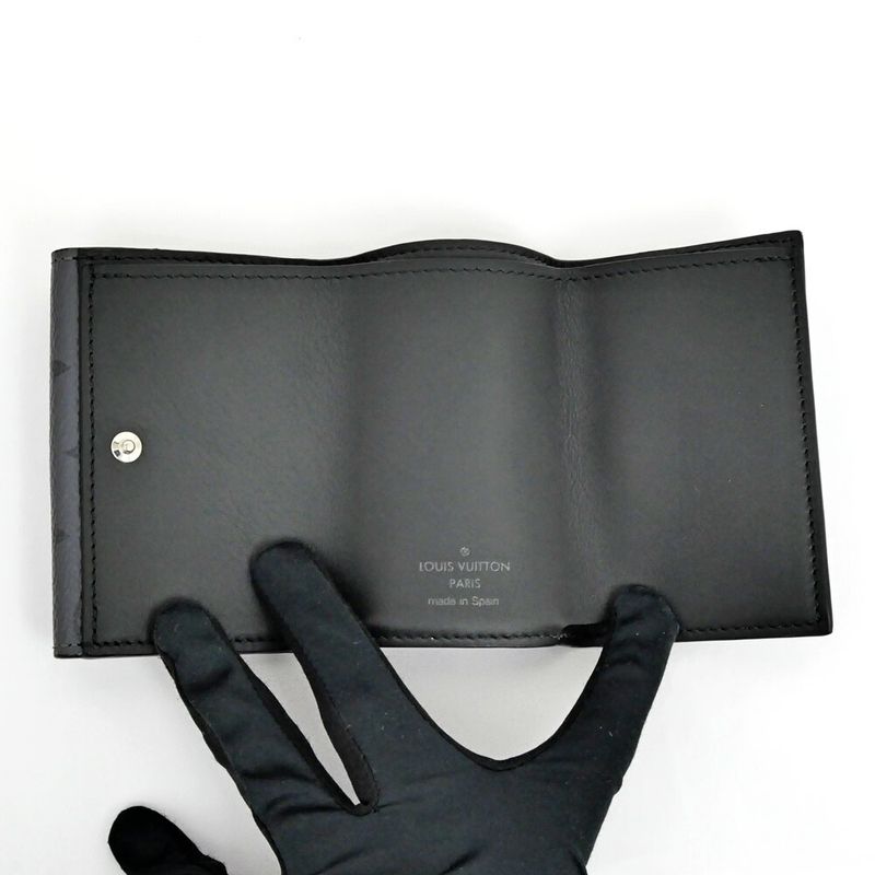 Louis Vuitton Discovery Compact Wallet Monogram Eclipse Gray Black