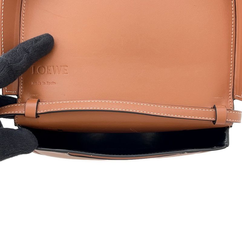 Loewe Shoulder Bag Anagram Heel Leather
