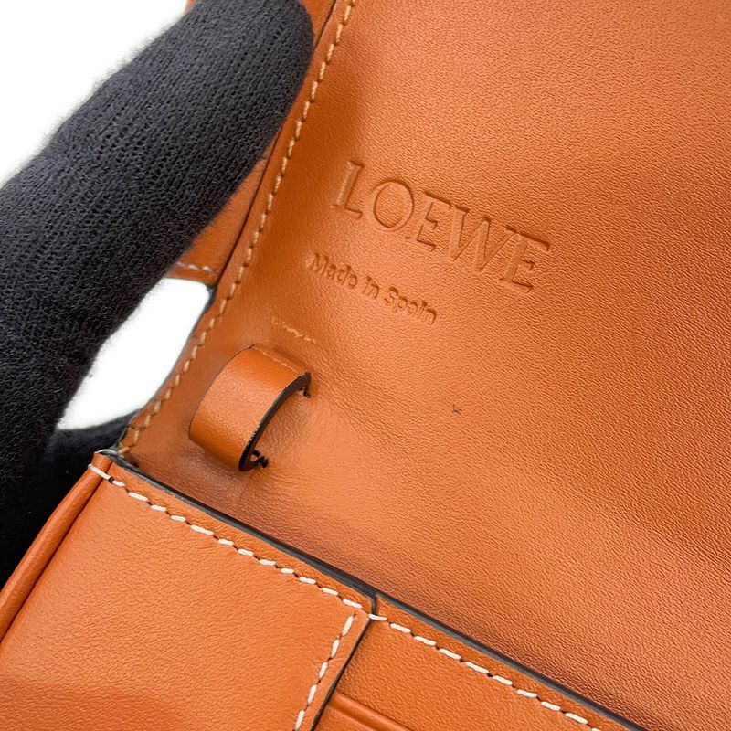 Loewe Shoulder Bag Anagram Heel Leather