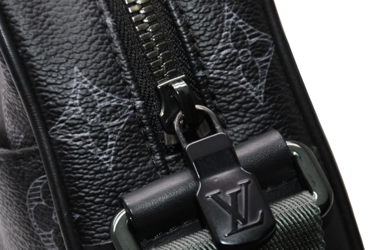 Louis Vuitton Danube PM Vivienne Shoulder Bag Monogram Shadow Leather Black — view 5