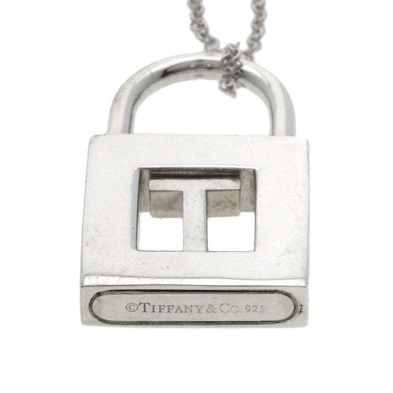 Tiffany & Co. Initial T Cadena Lock Necklace