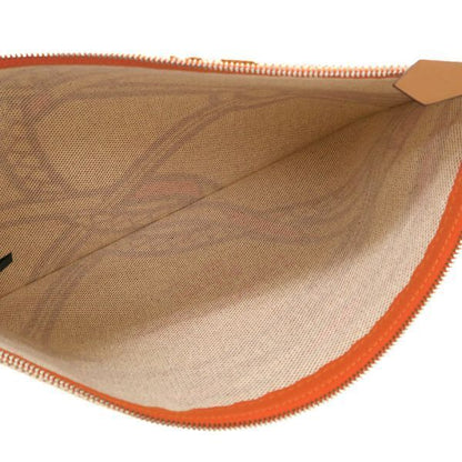 Hermes Yachting Pouch Is Made of Canvas