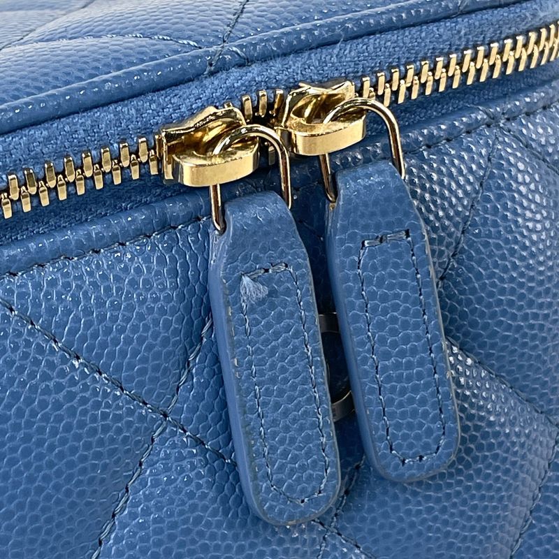 Chanel CC Logo Chain Shoulder Bag Quilted Vanity Caviar