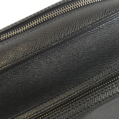 Louis Vuitton Taiga Nile Shoulder Bag