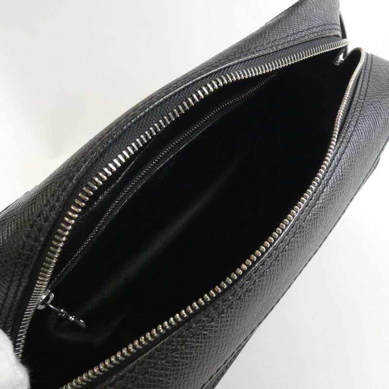 Louis Vuitton Taiga Nile Shoulder Bag