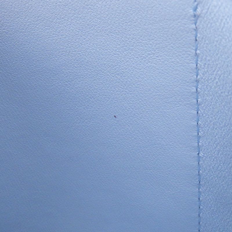 Louis Vuitton Trifold Wallet Taurillon Leather Portefeuille Capucines Compact Lilac