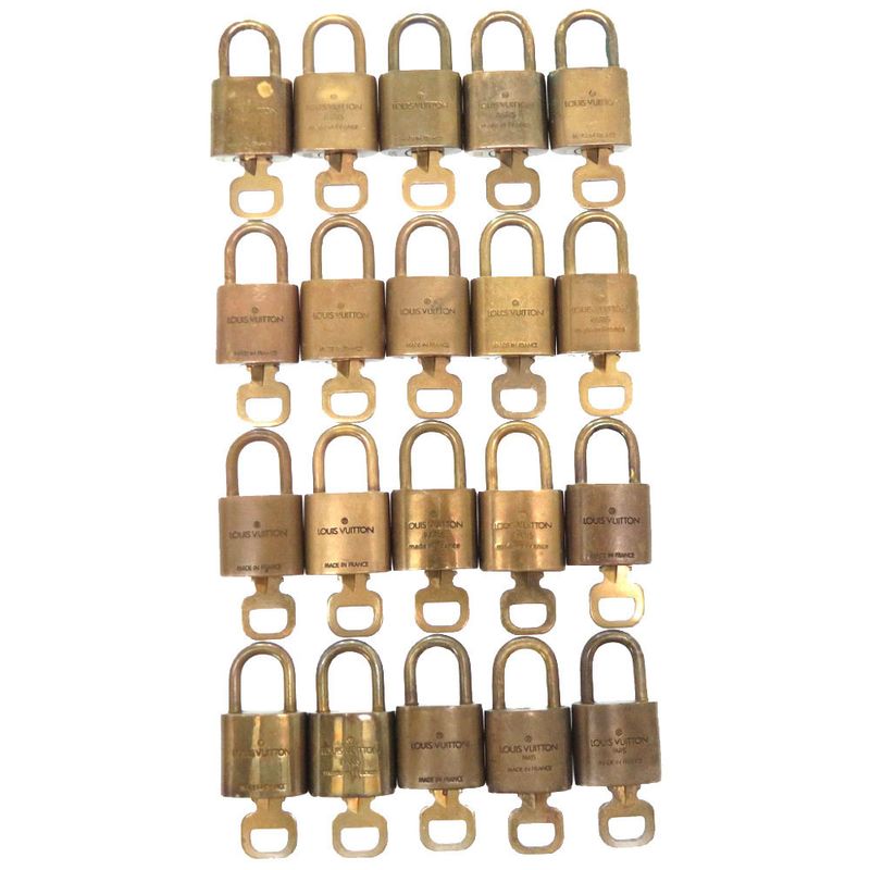 Louis Vuitton Set Cadena Padlock Gold Key with Key Metal LV