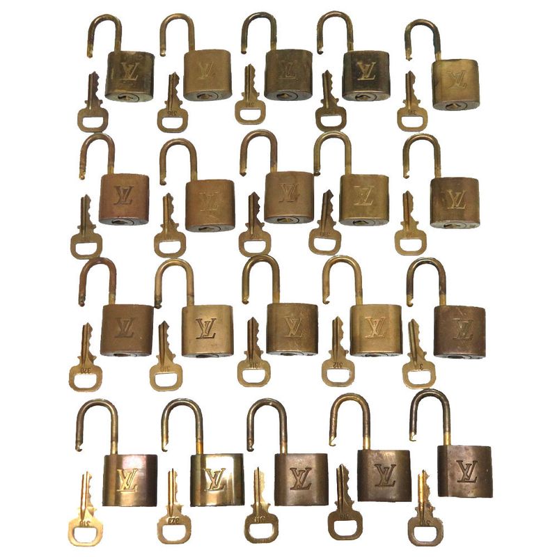 Louis Vuitton Set Cadena Padlock Gold Key with Key Metal LV