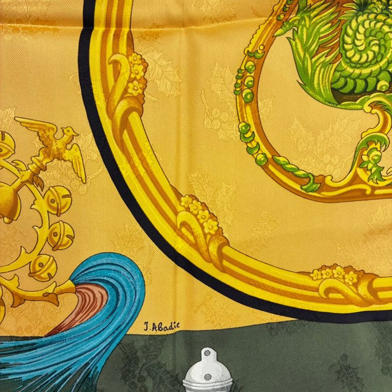 Hermes Carre 90 Plumes Et Grelots Feather and Bell Scarf Green 100% Gold Silk