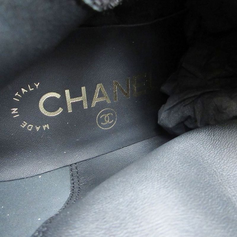 Chanel Suede CC Logo Turnlock Quilted Boots Shoes