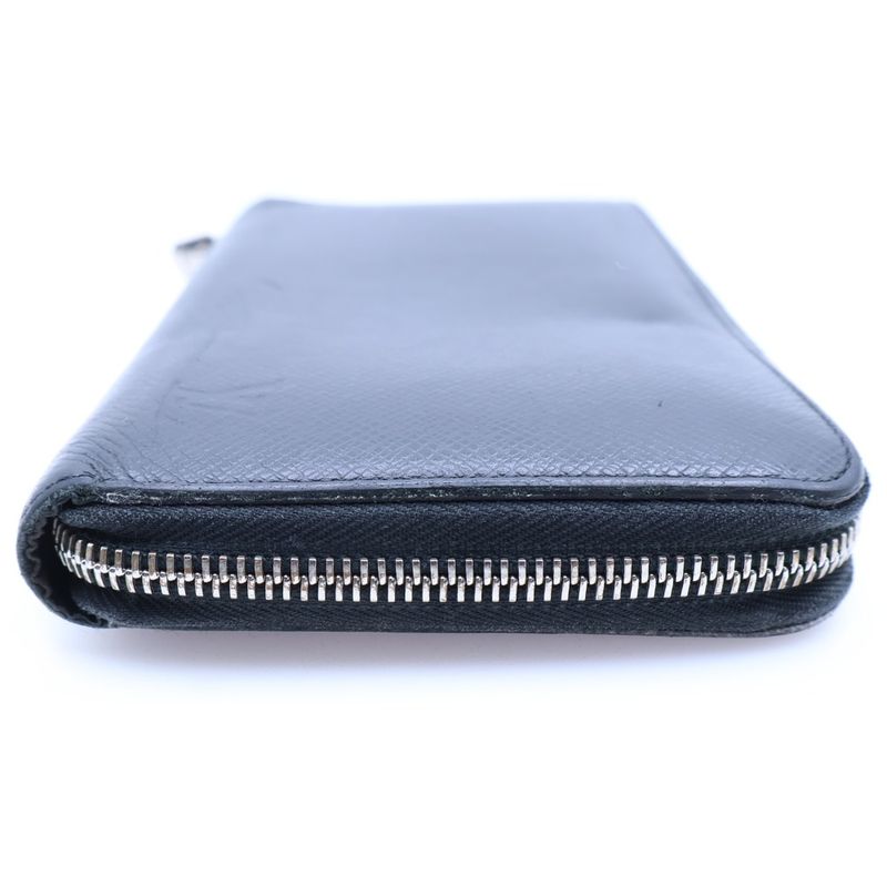 Louis Vuitton Taiga Round Zip Fastener Long Wallet Black