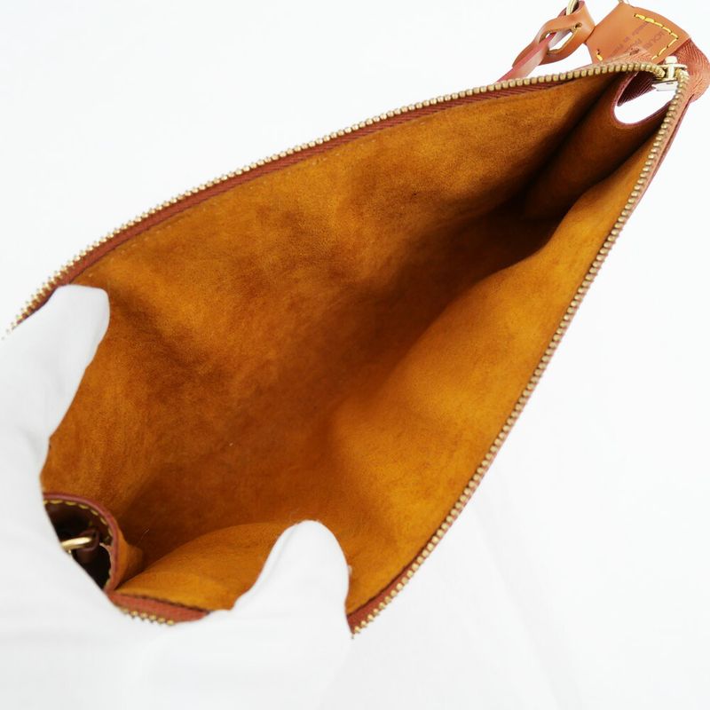 Louis Vuitton Epi Handbag Pochette Accessoire Cipango Gold