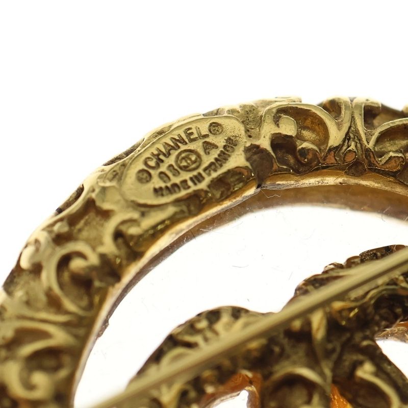 Chanel CC Logo Lava Brooch Gold