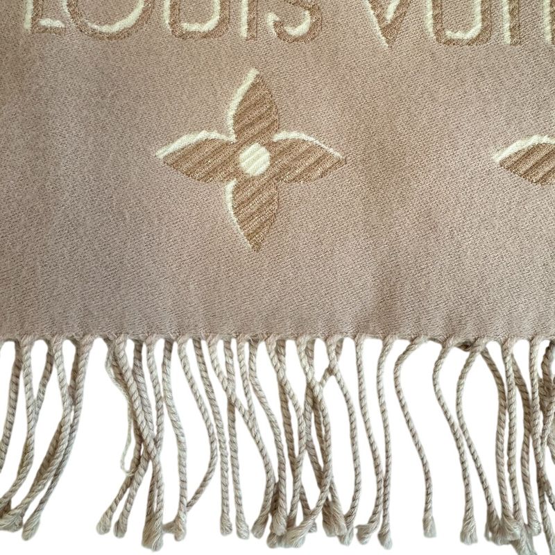 Louis Vuitton Muffler LV Essential Shine Scarf