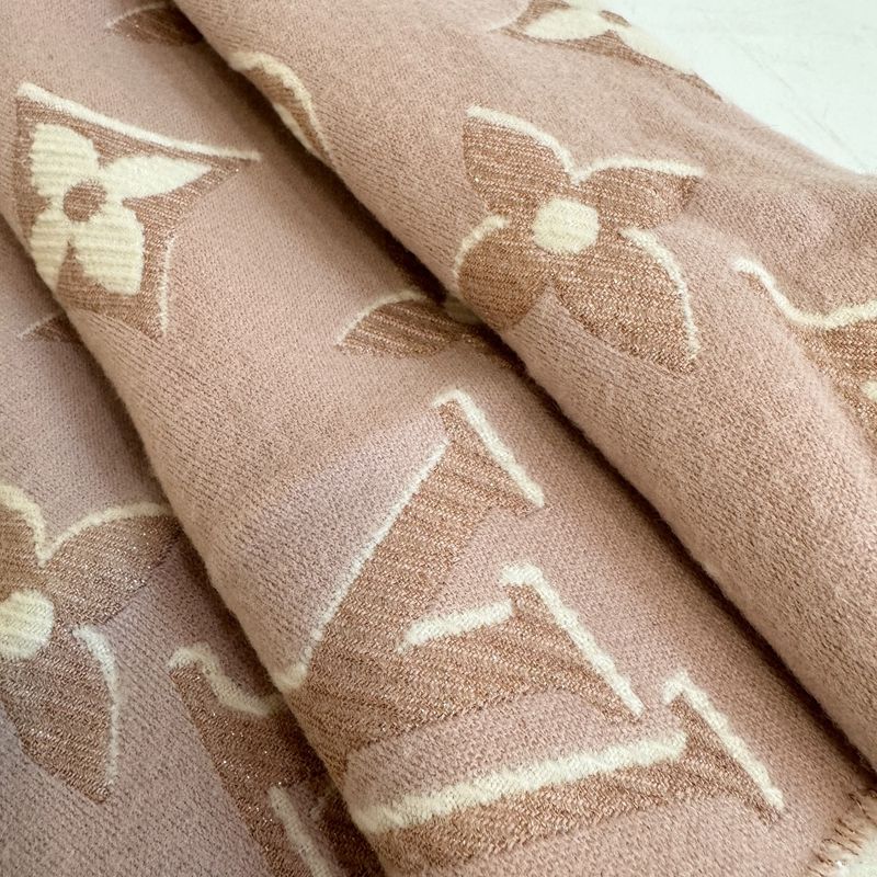 Louis Vuitton Muffler LV Essential Shine Scarf