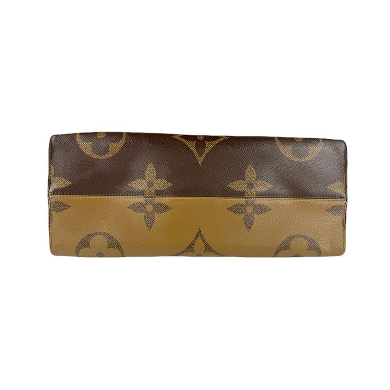 Louis Vuitton Handbag Monogram Giant on the Go GM