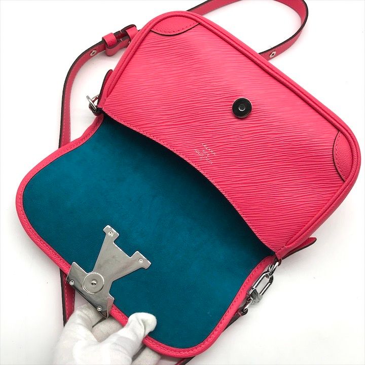 Louis Vuitton Epi Buci NM Pink Shoulder Bag