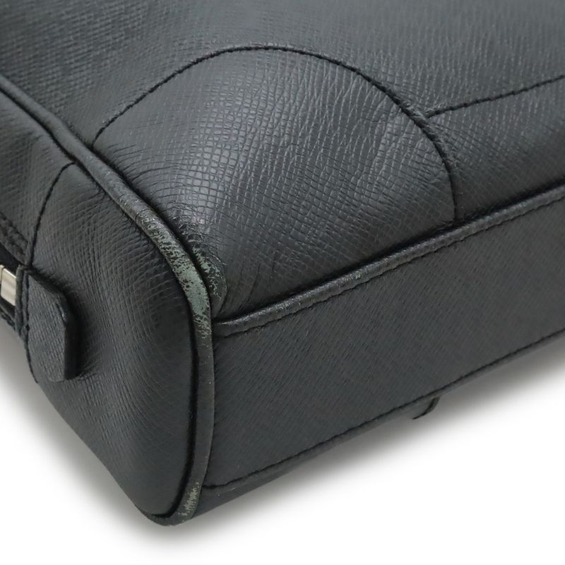Louis Vuitton Taiga Igor Business Bree Case Document Purse Calf Leather