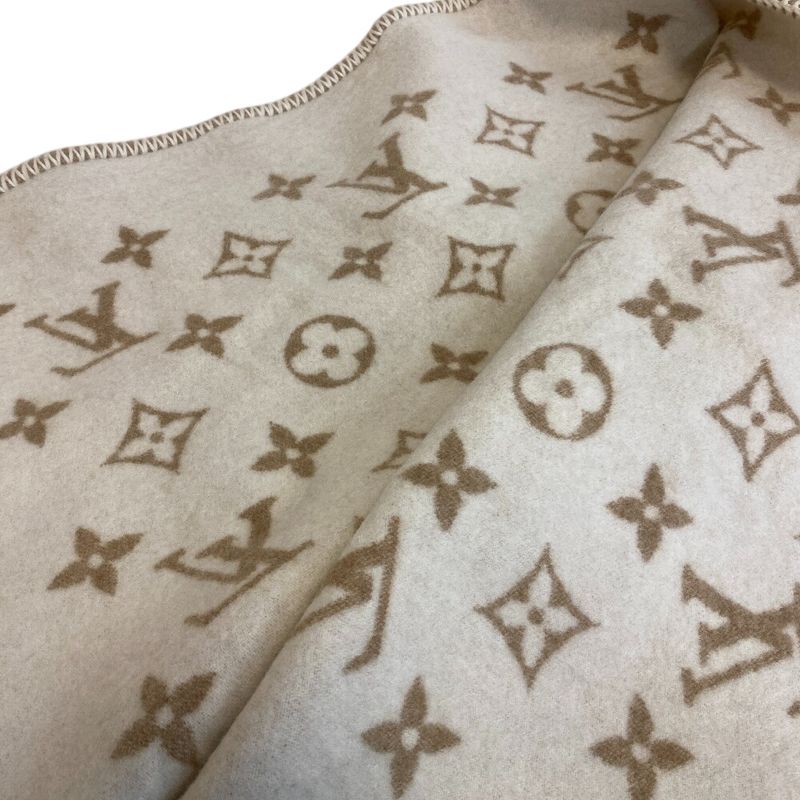 Louis Vuitton Blanket Pred Neo Monogram Shawl