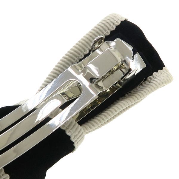 Chanel Barrette