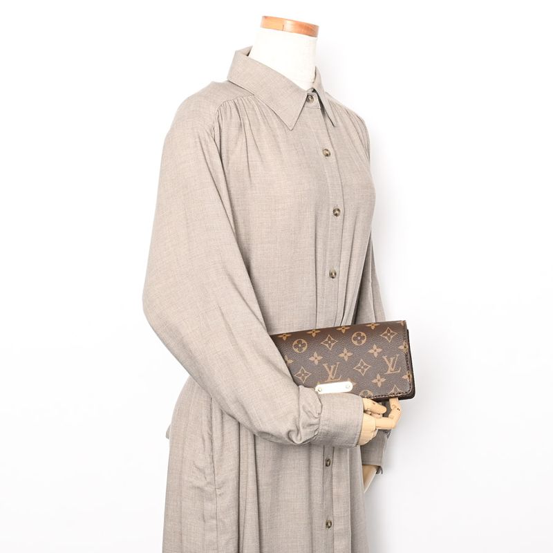 Louis Vuitton Shoulder Bag Wallet on Chain Lily