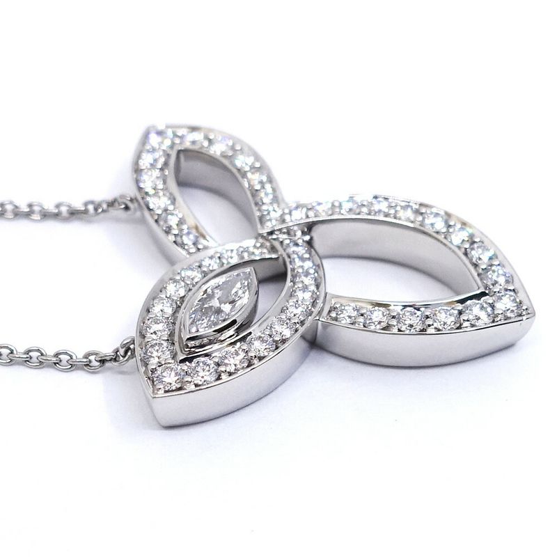 Harry Winston Lily Crater Star Diamond Necklace