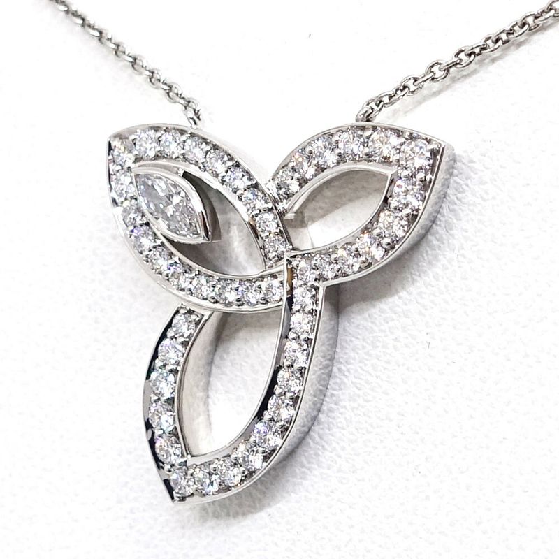 Harry Winston Lily Crater Star Diamond Necklace