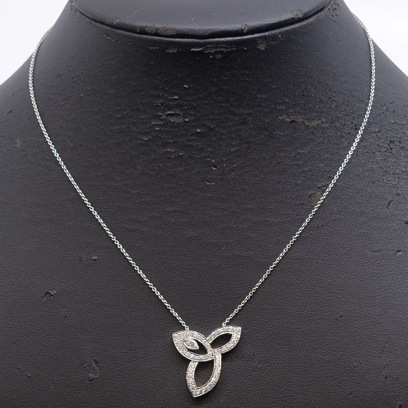 Harry Winston Lily Crater Star Diamond Necklace