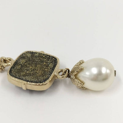 Chanel CC Logo Pearl Necklace