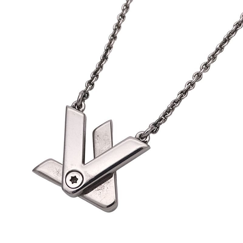 Louis Vuitton Necklace Silver Fashionable