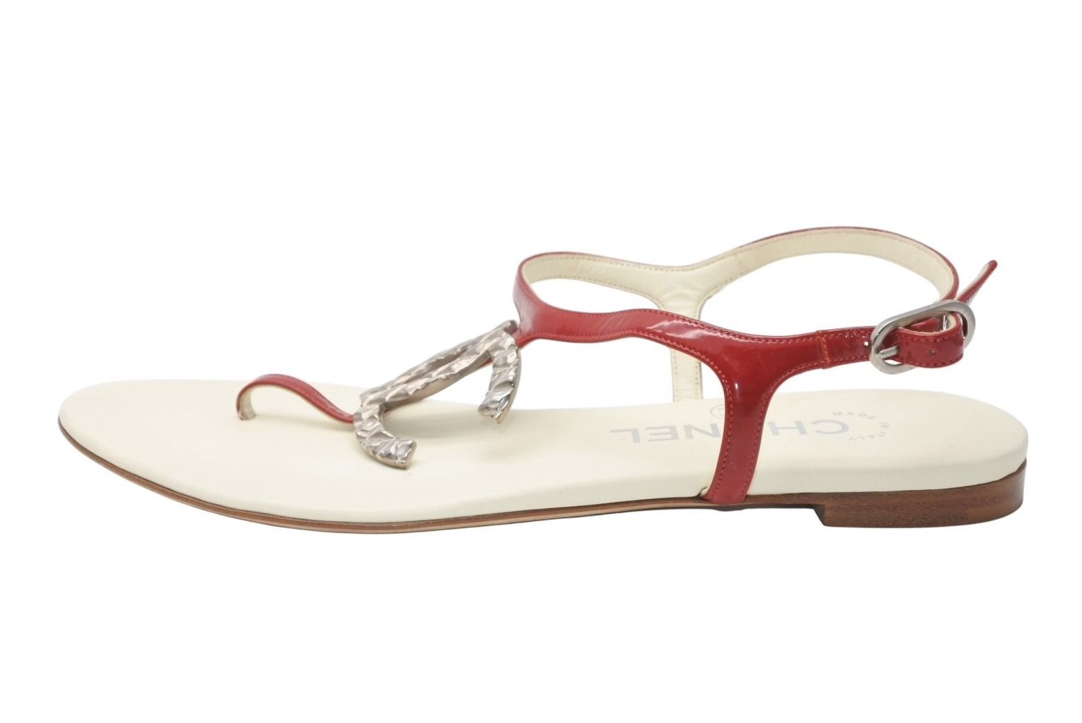 Chanel Thong Sandals CC Logo Patent Leather Red Ivory — view 2