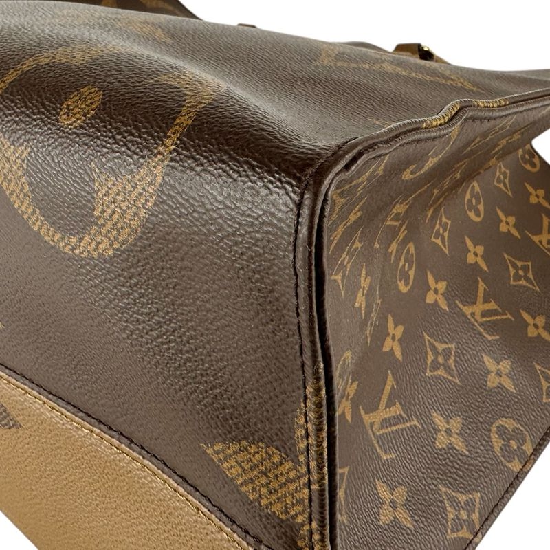 Louis Vuitton Shoulder Bag on the Go GM