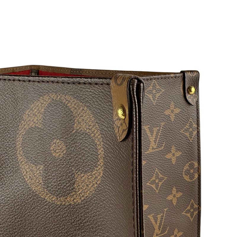 Louis Vuitton Shoulder Bag on the Go GM