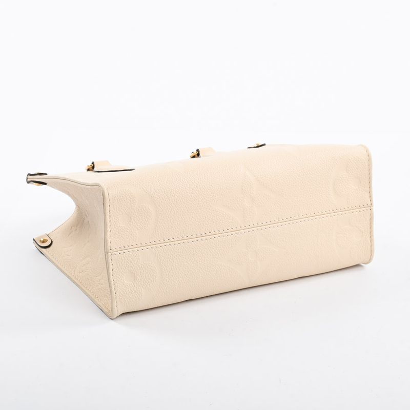 Louis Vuitton Handbag on the Go PM