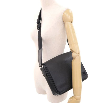 Louis Vuitton Taiga District PM