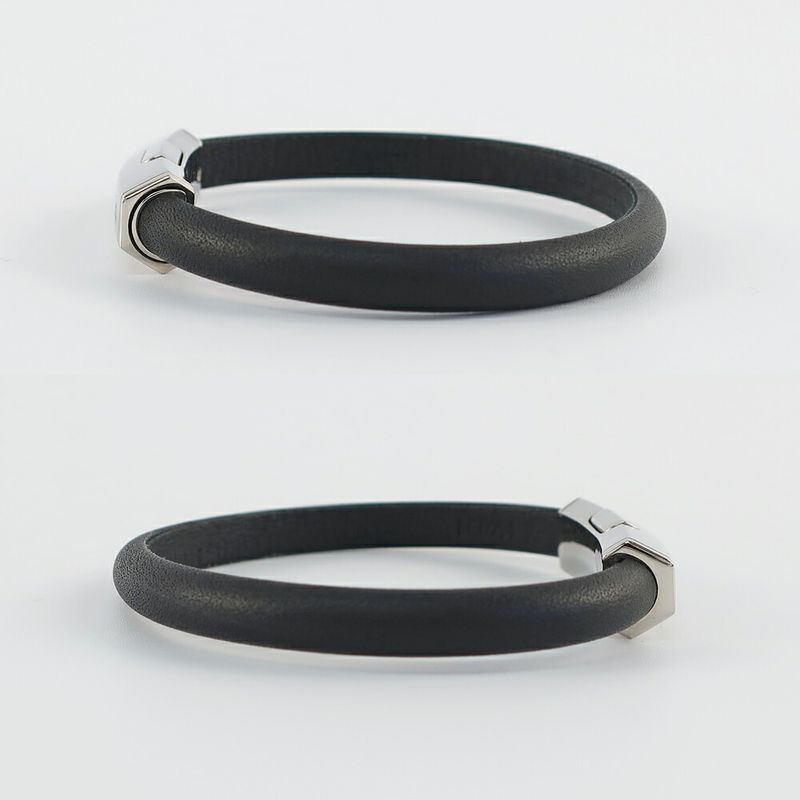 Louis Vuitton Bracelet Clip It Leather Clasp Closure Black