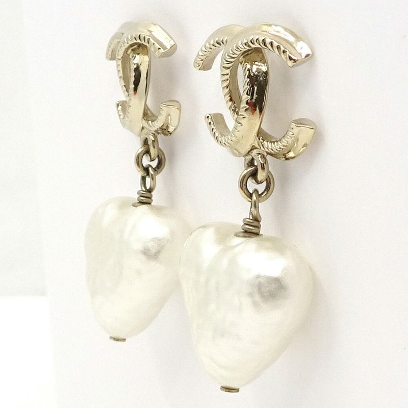 Chanel Earrings Swing CC Logo Pearl