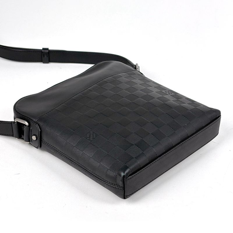 Louis Vuitton Pochette District Crossbody Shoulder Bag Damier Infini Onyx