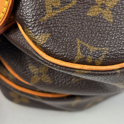 Louis Vuitton Saumur 30 Crossbody Shoulder Bag Monogram Brown