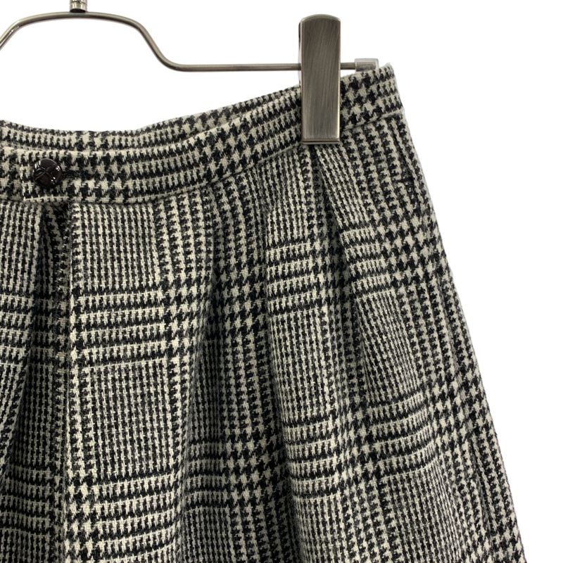 Gucci Wool Houndstooth Pleated Shorts 38 Gray