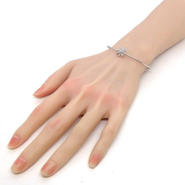 Tiffany & Co. Bangle Daisy Flower Motif Diamond