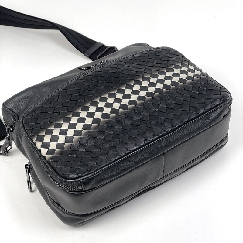 Bottega Veneta Intrecciato Shoulder Bag Crossbody Leather Black